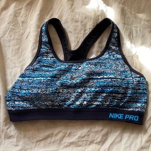 Nike Sports Bra | Size: L